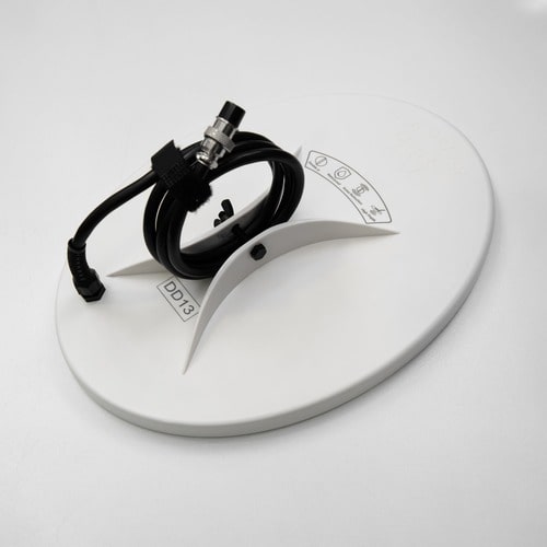 UIG DD13 searchcoil for metal detectors, black coil with integrated handle, designed for treasure hunting and metal detection.