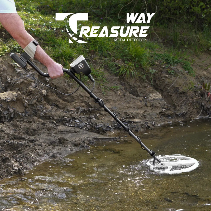 UIG Treasure Way Detector handheld metal detector with display screen for treasure hunting and metal detection.